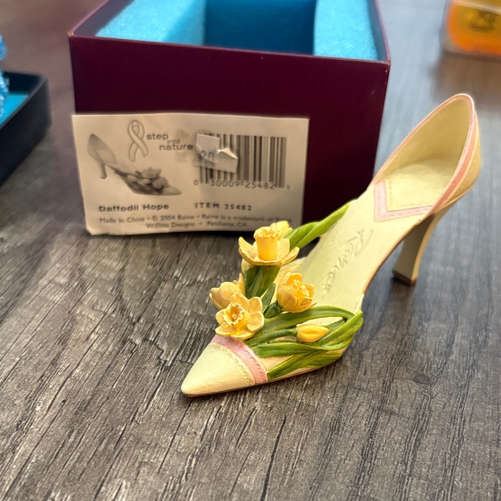 Daffodil Hope Mini Heel
